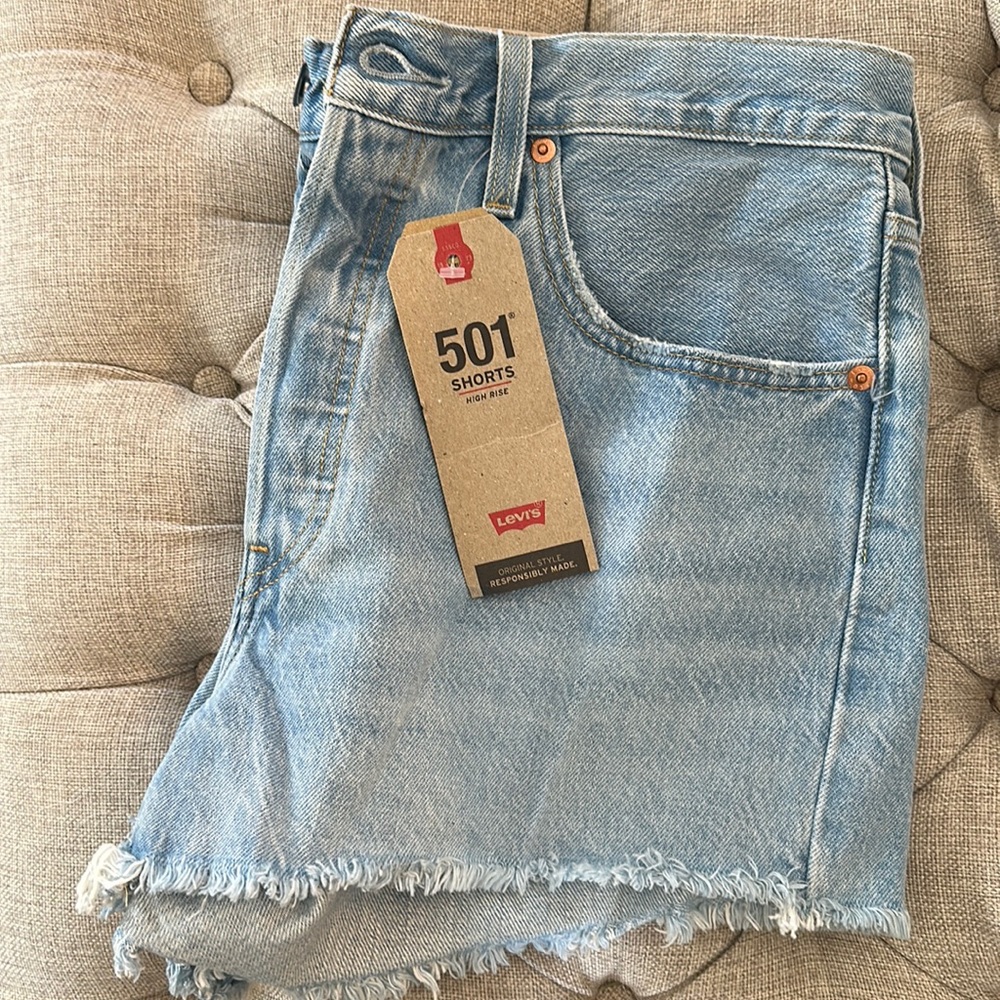 Levi’s 501 Short light wash